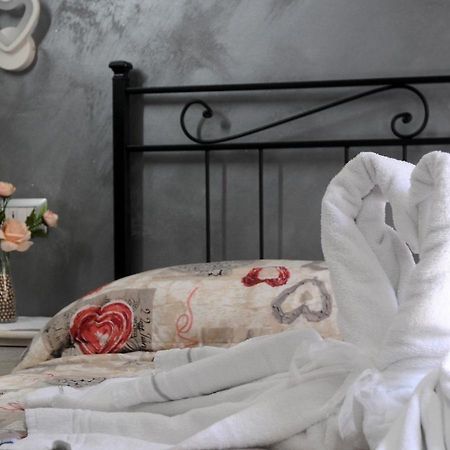 Voglia Di Napoli Bed & Breakfast Bagian luar foto