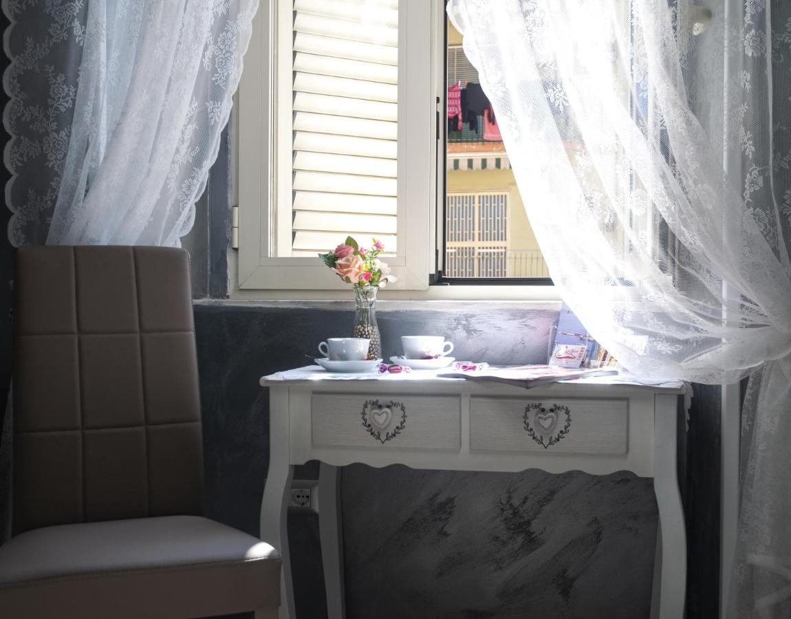 Voglia Di Napoli Bed & Breakfast Bagian luar foto
